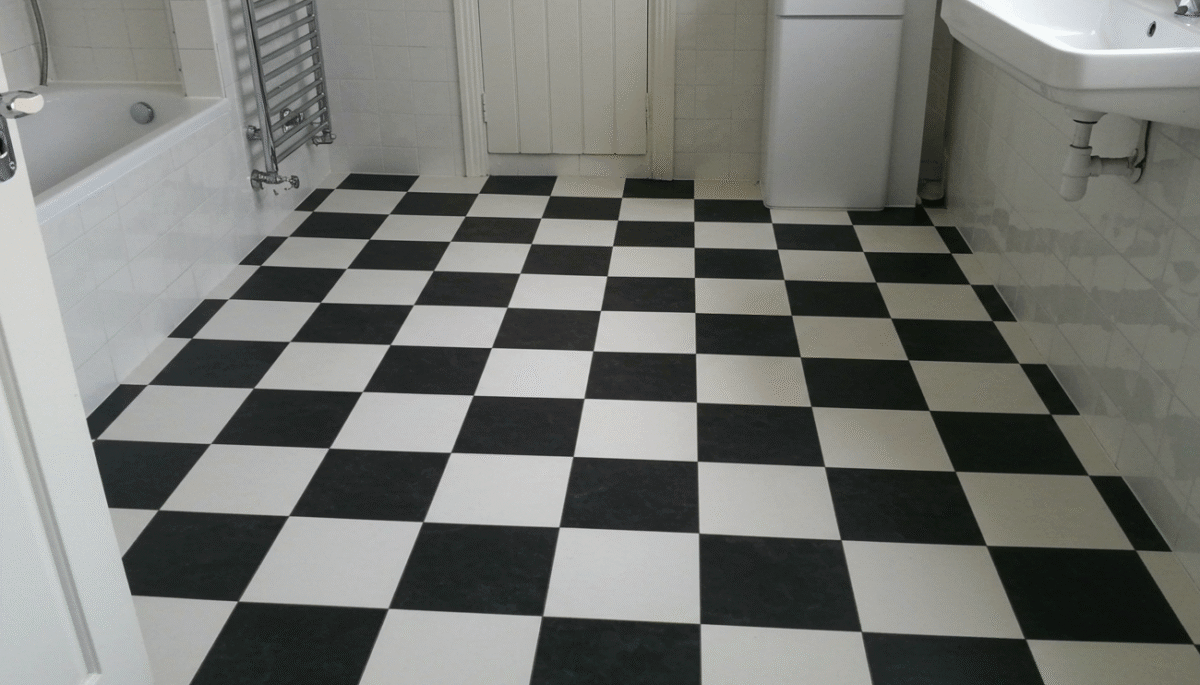 Chequed vinyl flooring fitted in a bathroom. First Choice Flooring Harrogate.